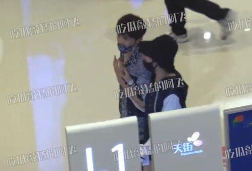 娱乐圈吃瓜抖音背景图,揭秘抖音吃瓜背后的精彩瞬间 第1张 娱乐圈吃瓜抖音背景图,揭秘抖音吃瓜背后的精彩瞬间 第1张